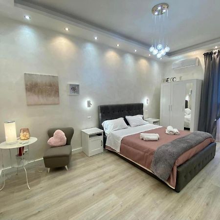 Apartment Close To The Coloseum, 2 Minutes Walk From Metro A Eksteriør billede
