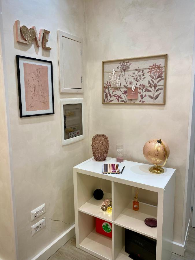 Apartment Close To The Coloseum, 2 Minutes Walk From Metro A Eksteriør billede