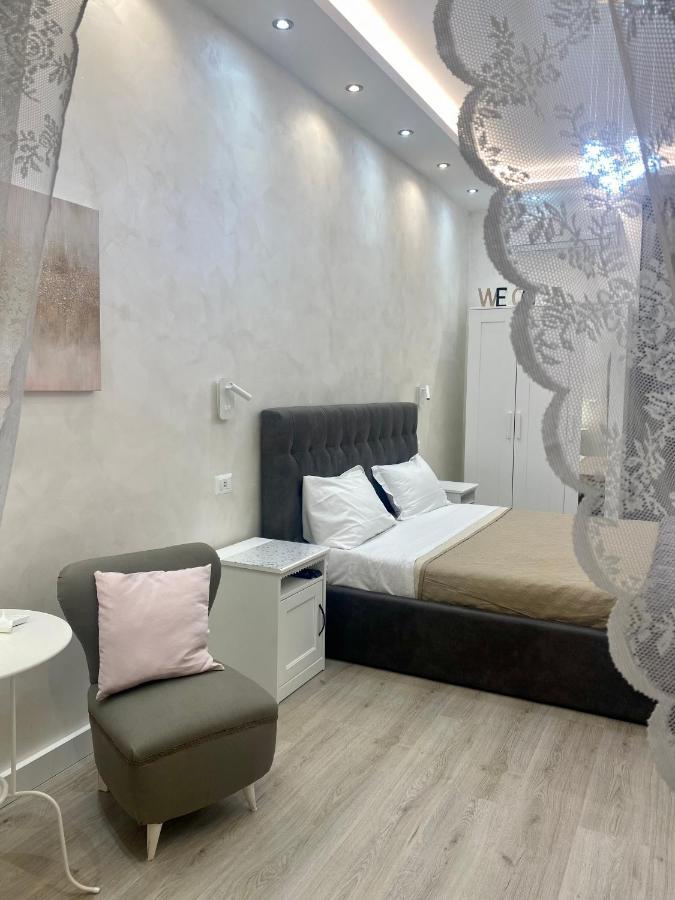 Apartment Close To The Coloseum, 2 Minutes Walk From Metro A Eksteriør billede