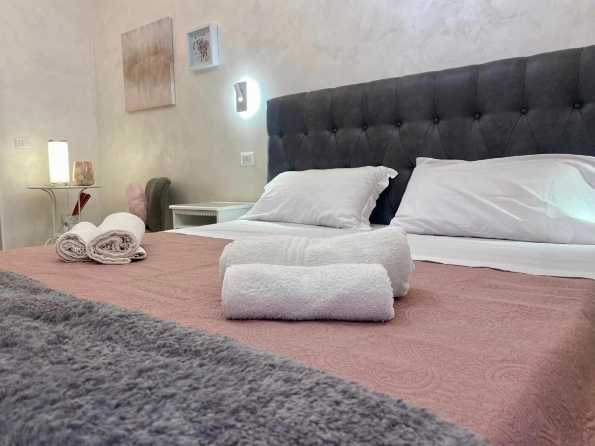 Apartment Close To The Coloseum, 2 Minutes Walk From Metro A Eksteriør billede